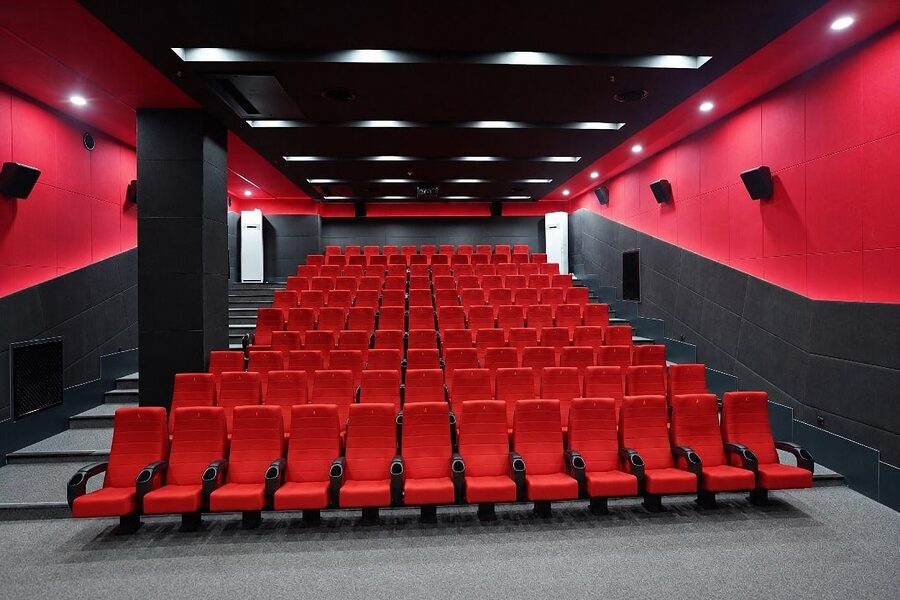 سینما پردیس و سینما نگین؛ برنامه دو سینمای شیراز را در پردیس‌تیکت ببینید